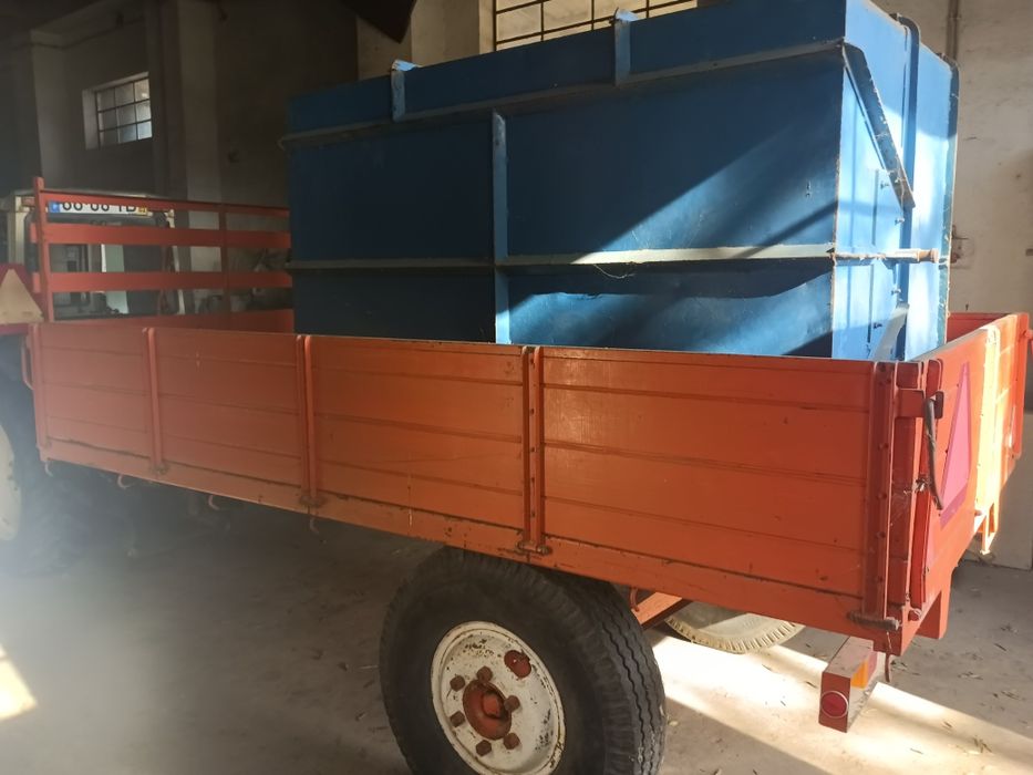 Tina ou latão , para uvas ou outros fins , ou reboque sem ou com bascu