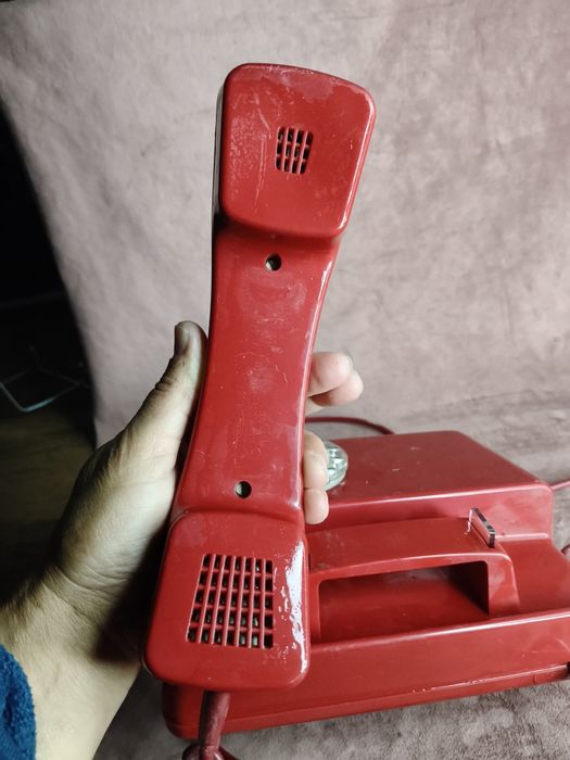 Stary telefon stacjonarny Tulipan 151