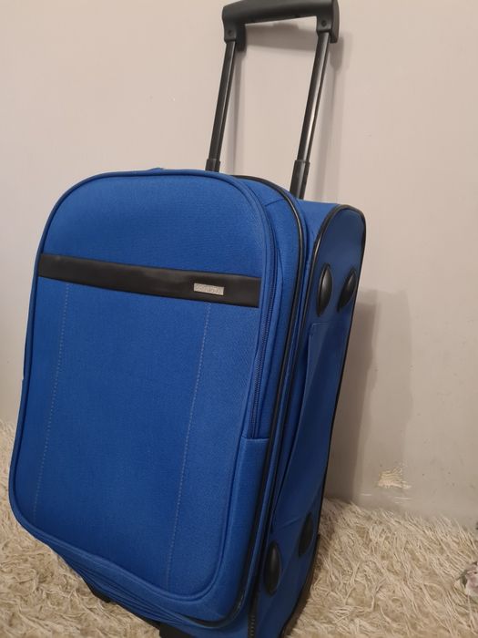 Walizka kabinowa 3 komory Topmove niebieska w idealnym stanie  !