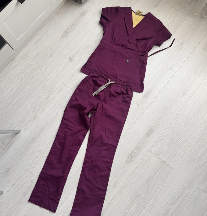 Медичний костюм in white