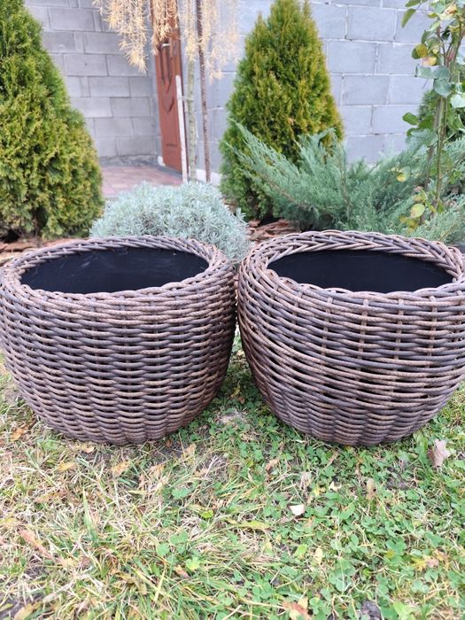 Кашпо  вуличне для квіточок