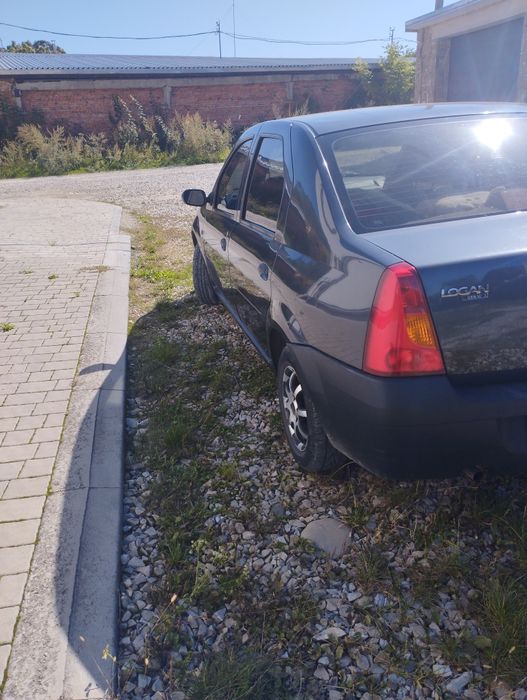 Автомобіль dacia logan