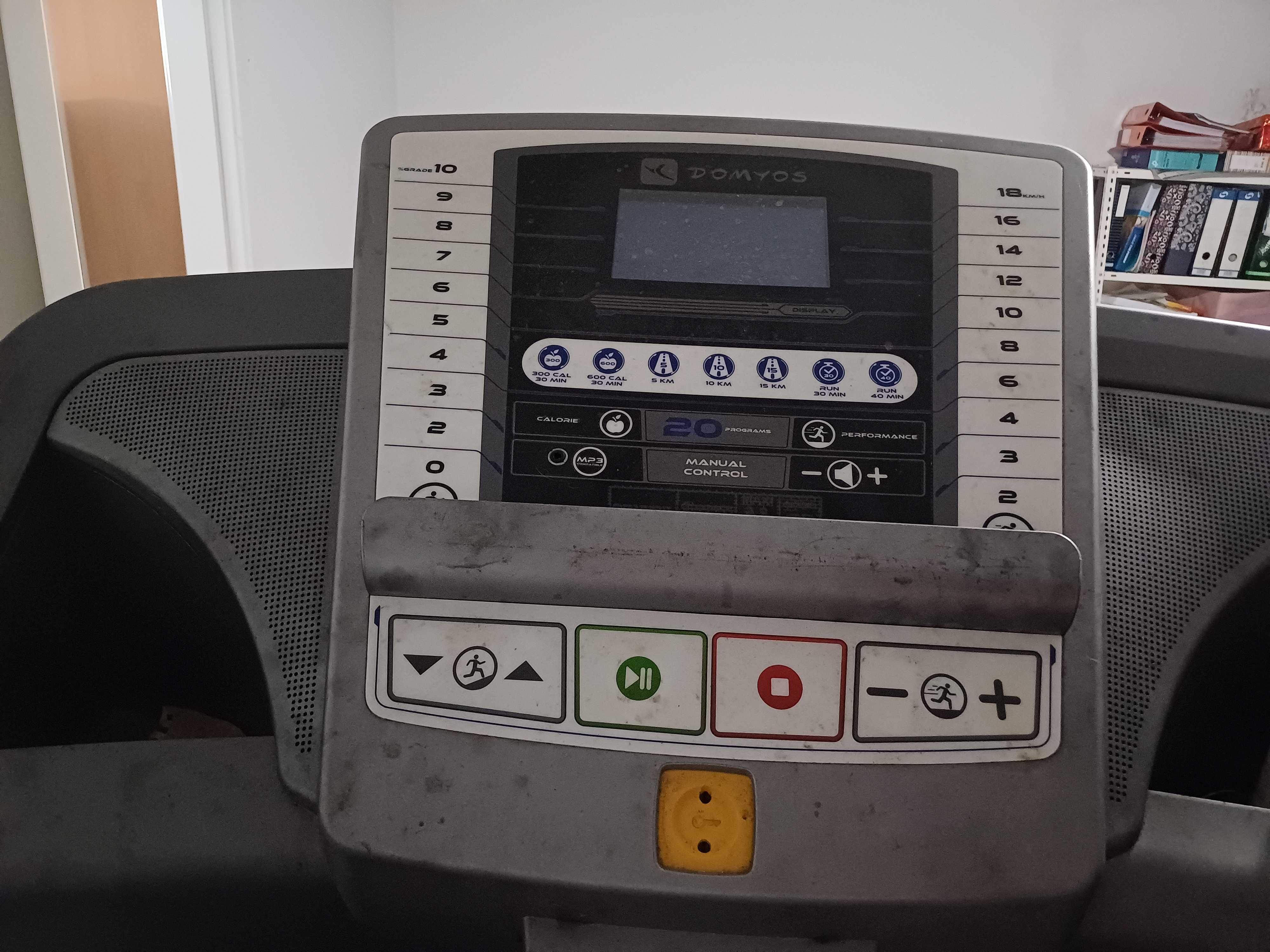 Passadeira elétrica DOMOYOS TC -7 e Banco de musculação