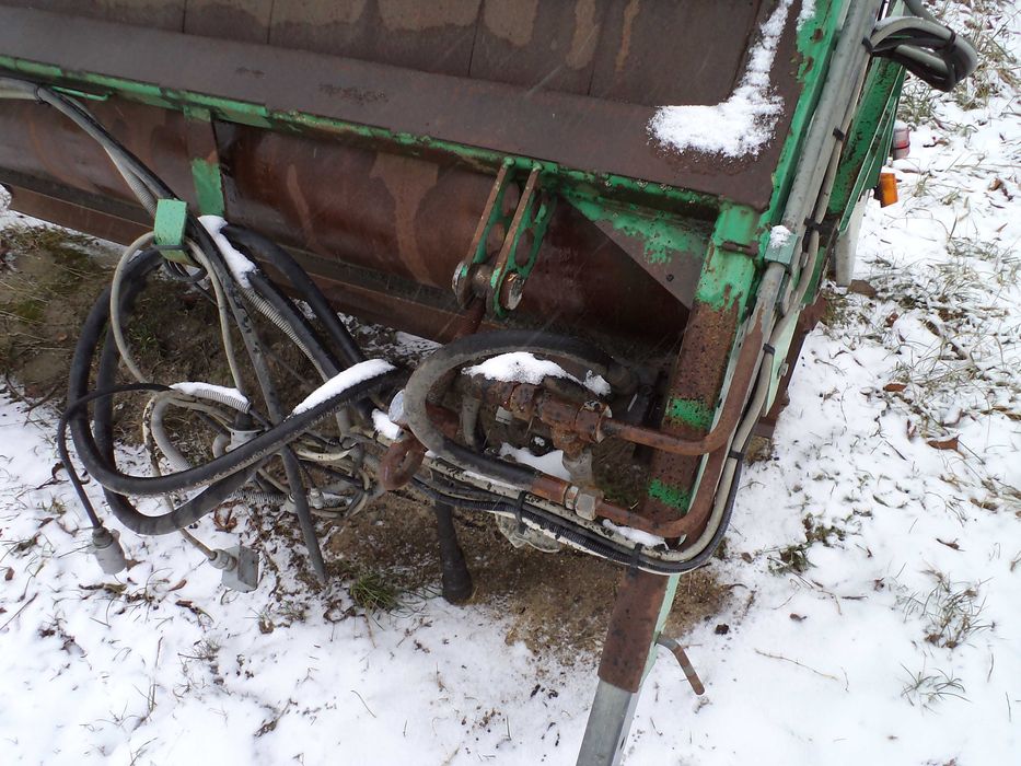 Rozściełacz układarka kruszywa grysu równiarka zawieszana SECMAIR