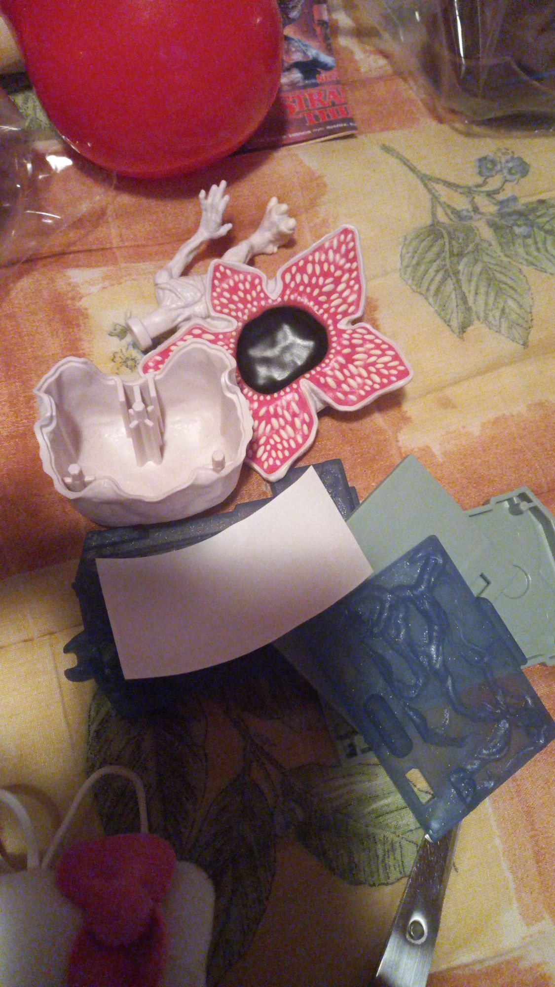 Kinder Gran Sorpresa Stranger Things Demogorgon