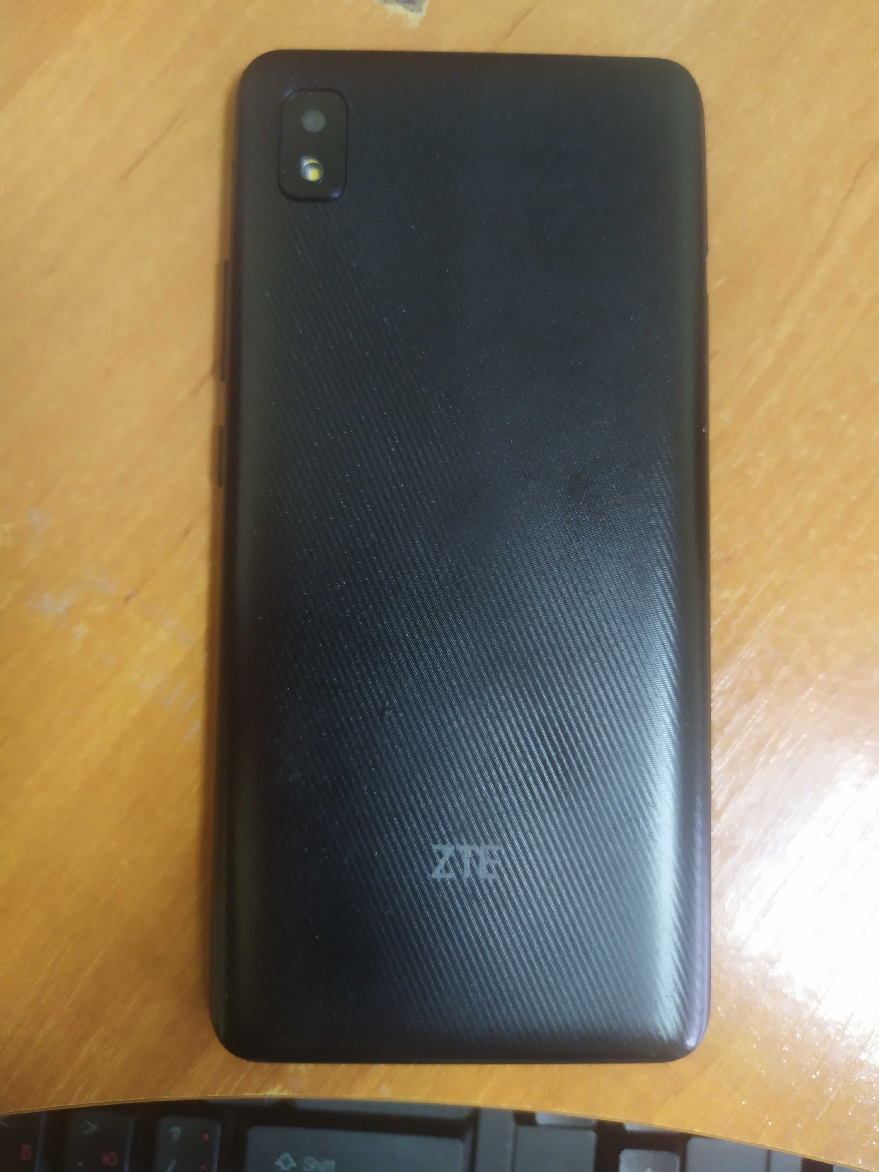 Продам телефон ZTE Blade L210