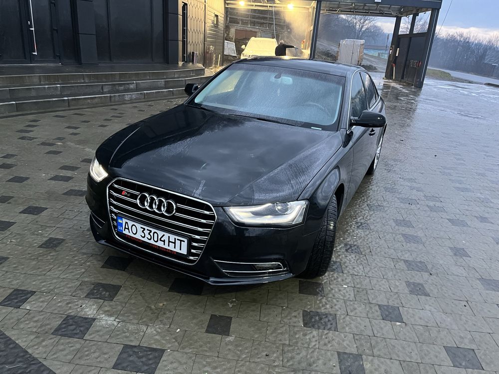 Audi 2012 b8 (FL)