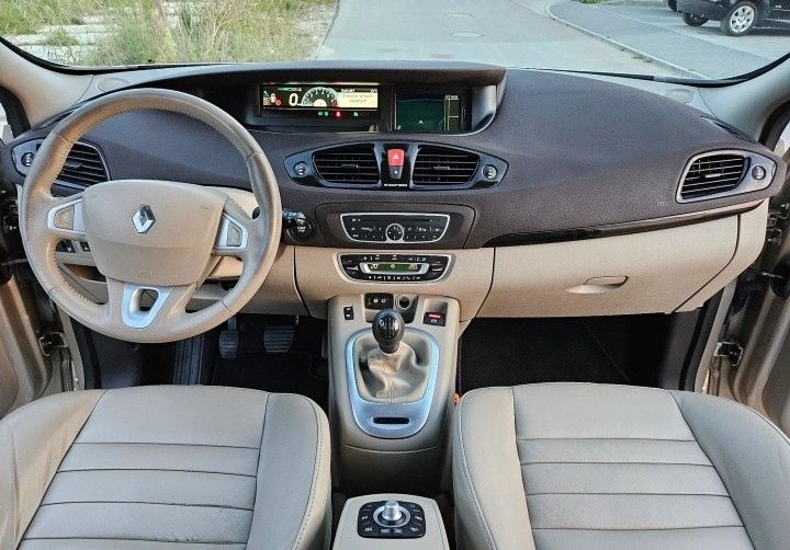 Renault Grand Scénic 2012