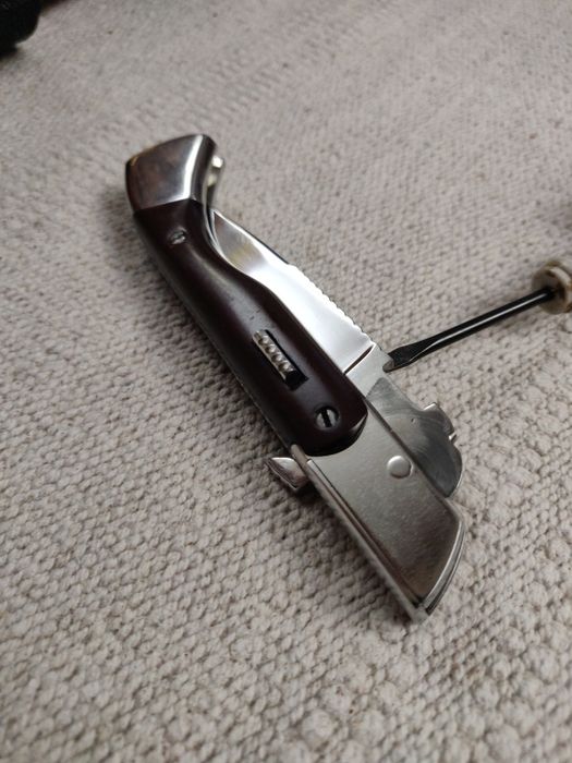 Нож выкидной для електрика ручной работы