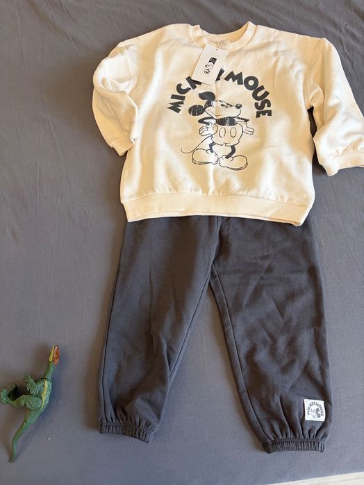 Костюм H&M 98 размер