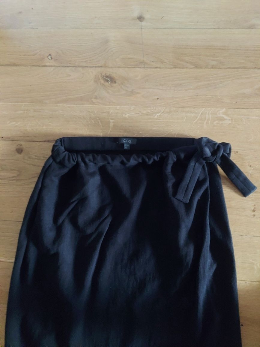 COS nietuzinkowa, nowa spódnica oversize black z wiązaniem r M/L