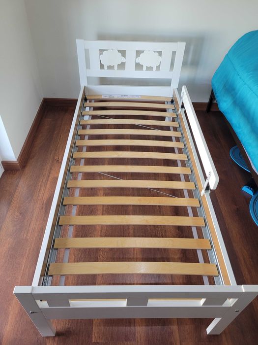 Vendo cama infantil completa, IKEA, nova, sem marcas de uso.