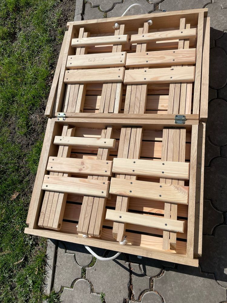 Продам раскладные стол и стулья