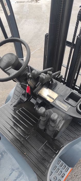 Вилочный погрузчик Toyota 8FD15 2008г