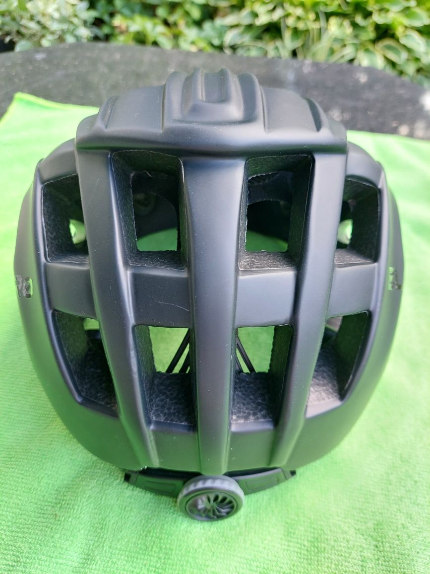 Kask Blackpro, regulowany