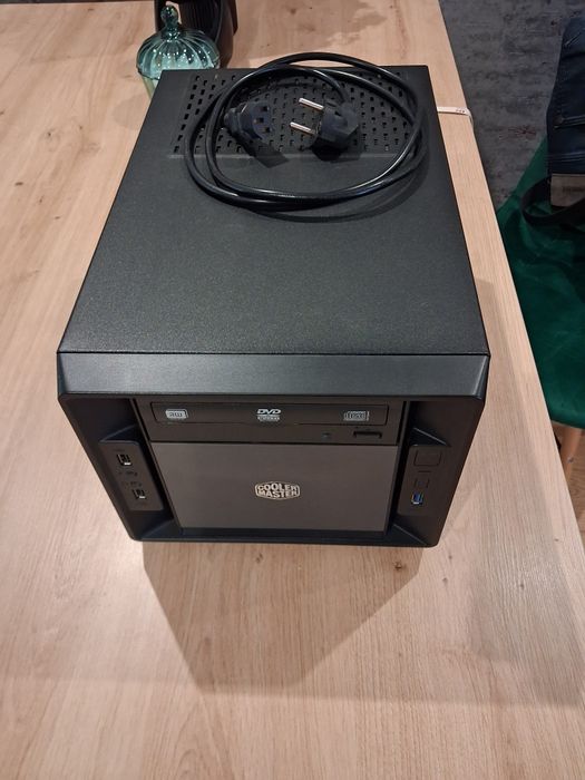 Komputer stacjonarny