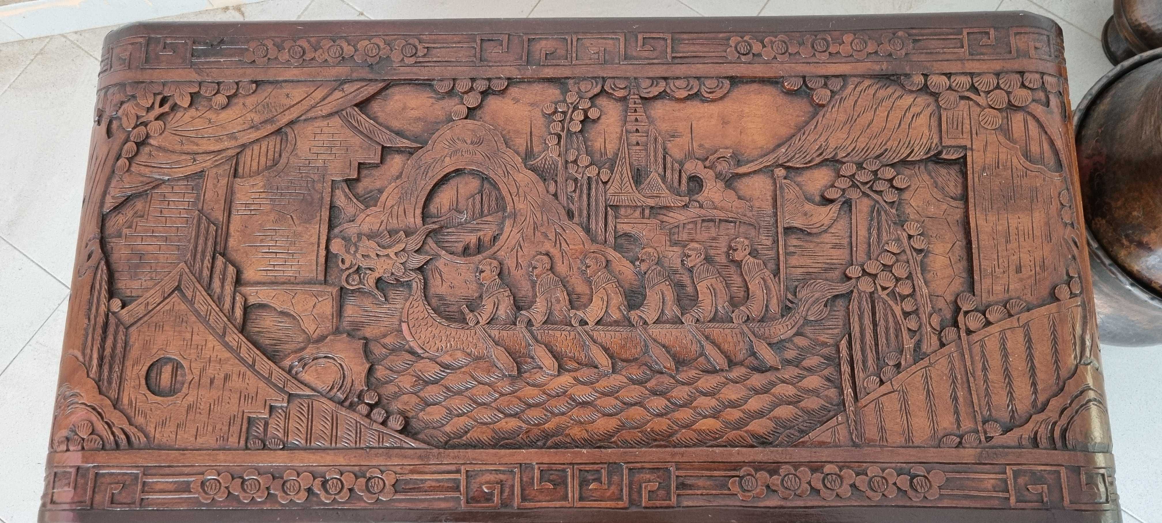 Arca de madeira de Cânfora