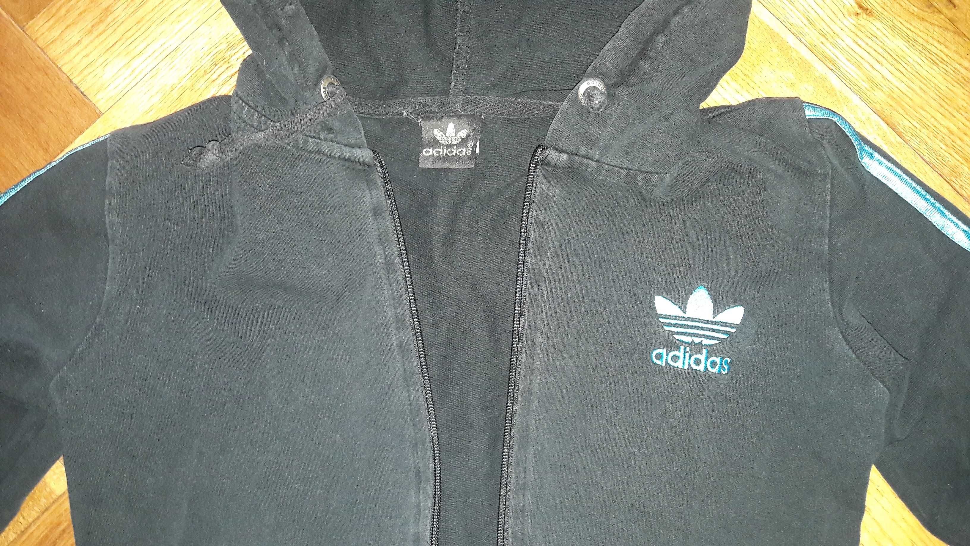 Czarna bluza Adidas S/M z niebieskimi paskami