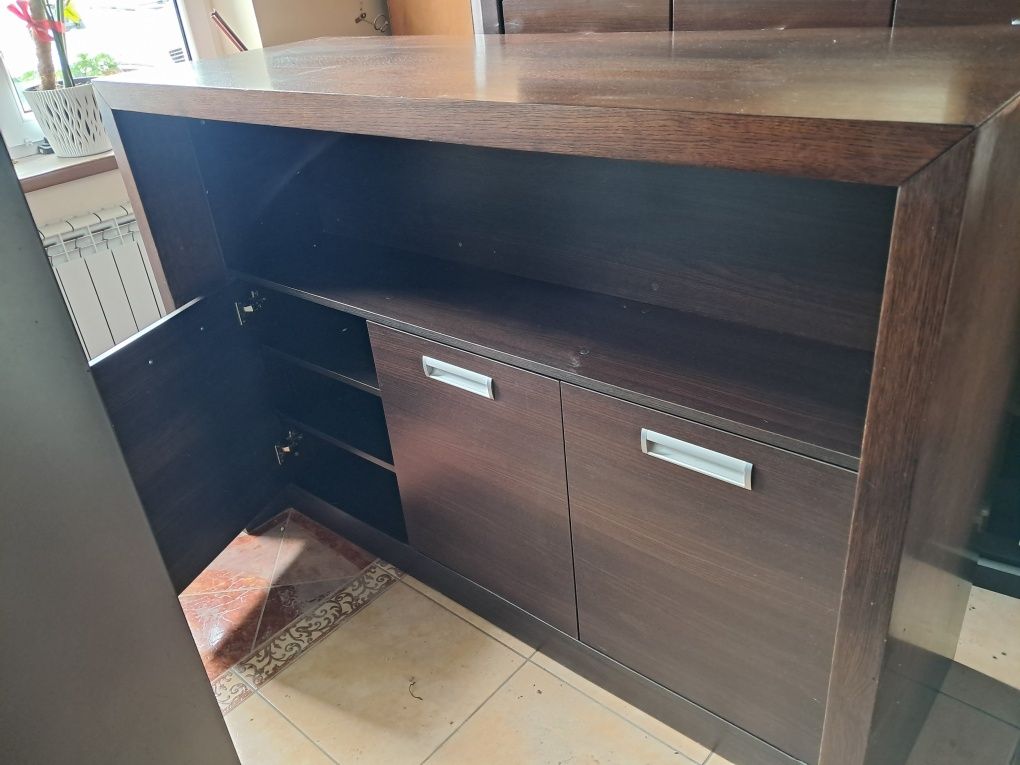 Meble do salonu z ladą wolnostojącąą