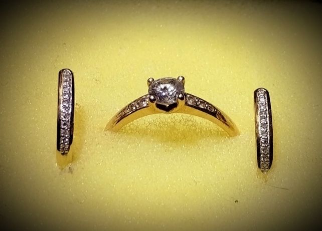 Сережки с бриллиантами и кольцо сваровски