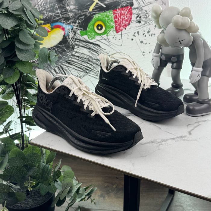 Кросівки Hoka Clifton 9 43 розмір Е6113