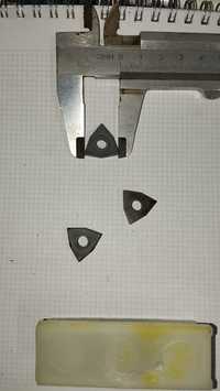 Пластина токарна твердосплана, трикутник, для різців, ТН20, МС2210