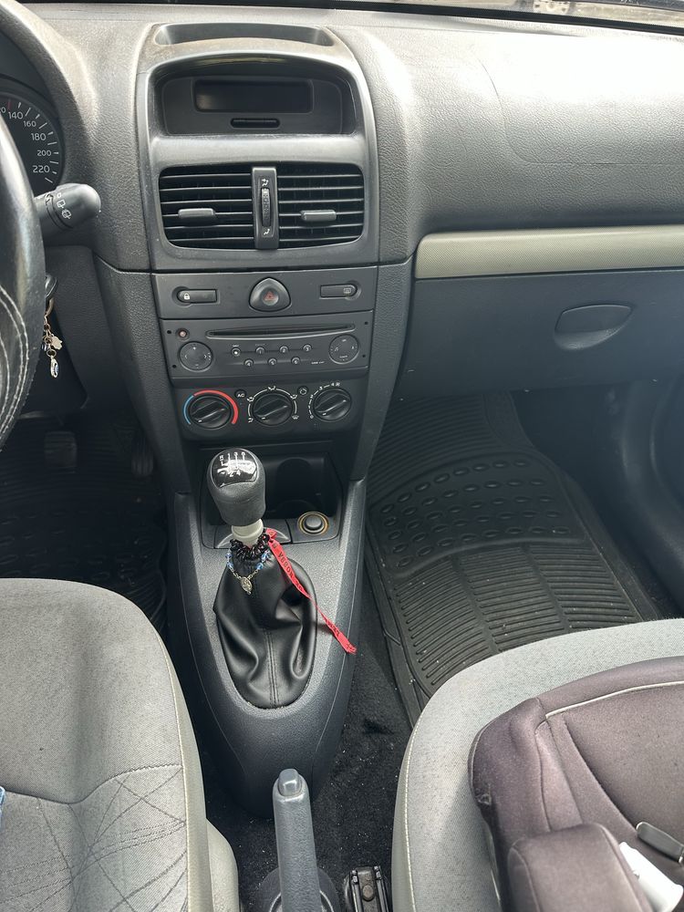 Renault Clio 3 Portas- Comercial