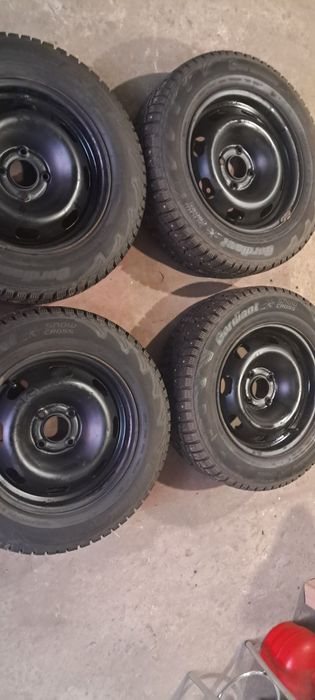 Продам зимнюю резину R15 195/65  комплект