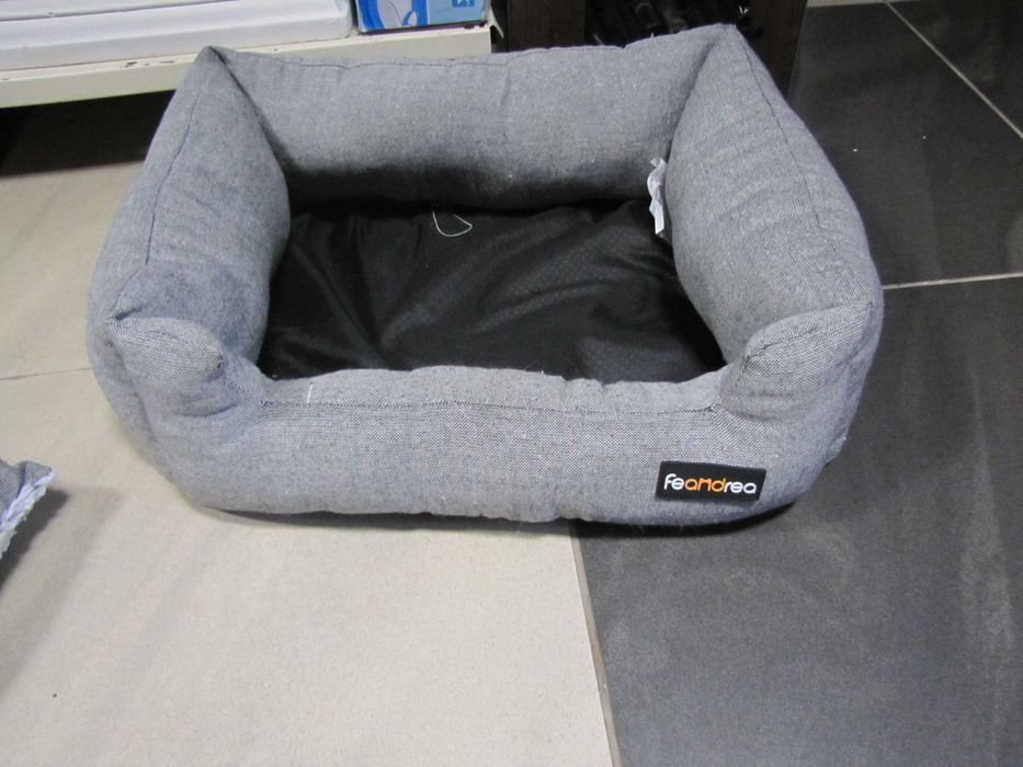 Legowisko dla psa z poduszką buda Feandrea szare