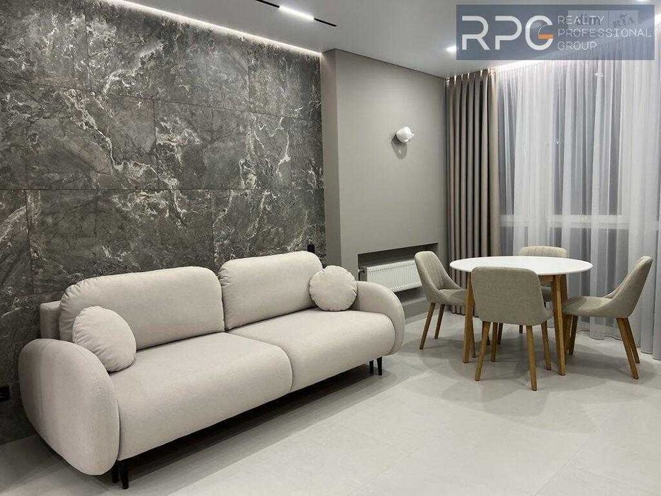 Продам 1-кімнатну квартиру ЖК РЕСПУБЛІКА з дизайнерським ремонтом. ая