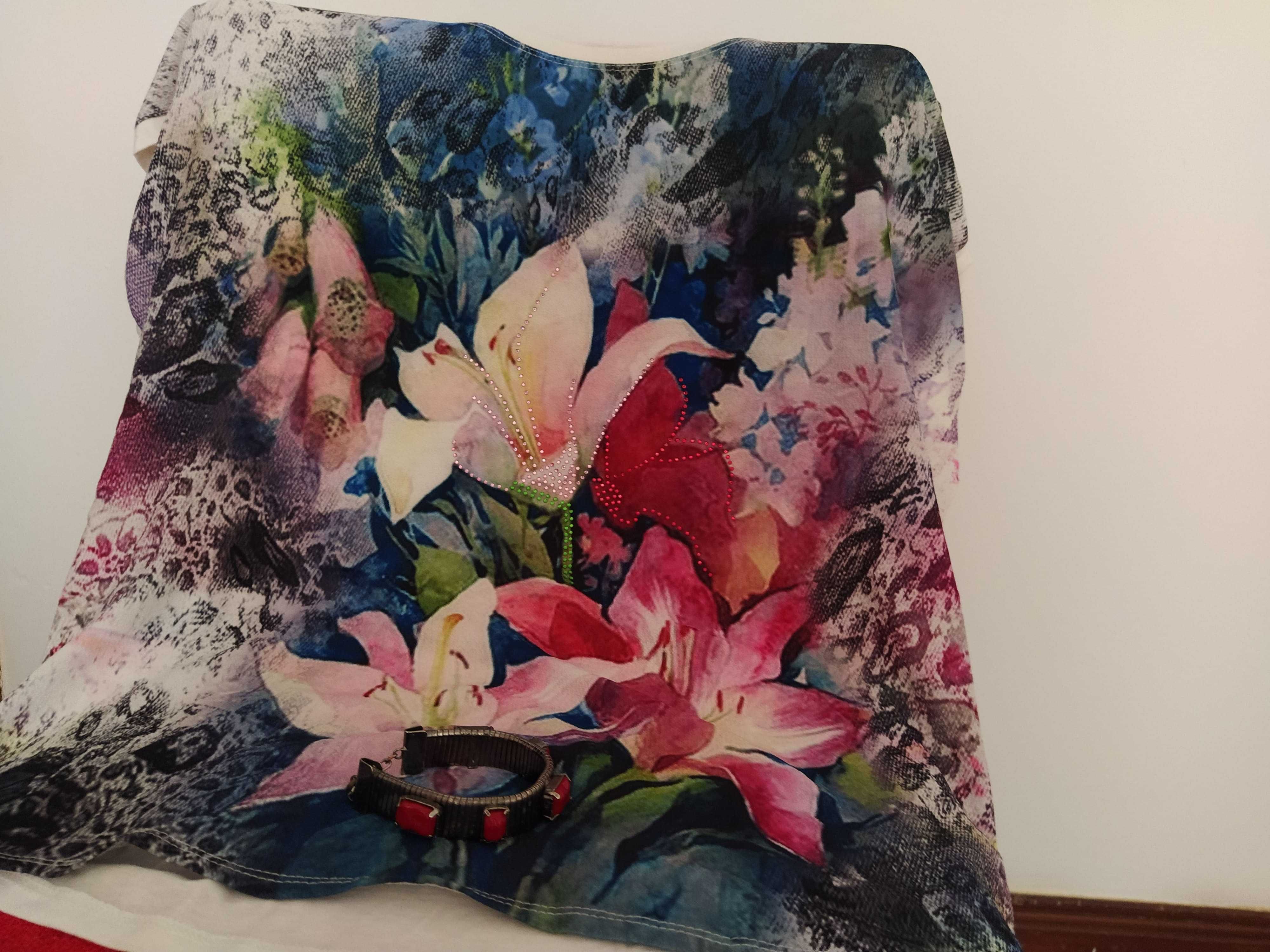 Blusa nova lindissima padrão flores XL