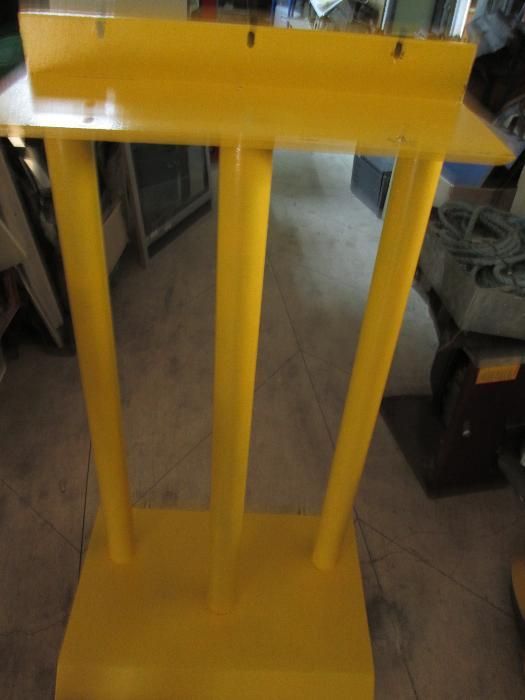 Máquina de setas com suporte amarelo original