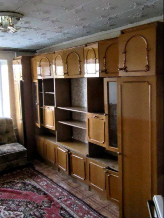 Велика кімната в гуртожитку продаж!