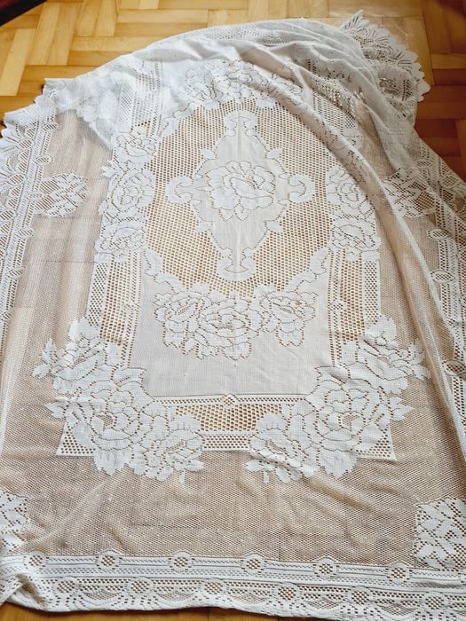 Koronkowy obrus 160cm x 240cm biały