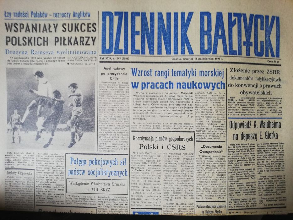 PRL. Stara gazeta z datą urodzenia, Głos Wybrzeża, Dziennik Bałtycki.