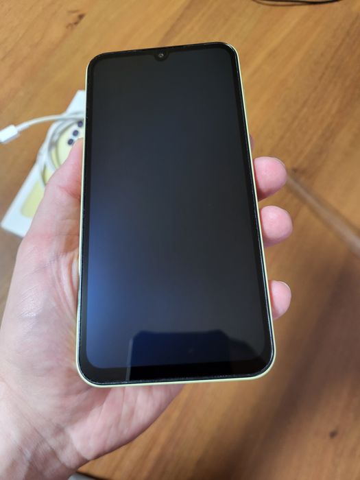 Смартфон Samsung Galaxy A15 8/256GB Yellow з гарантією до 13.08.2026