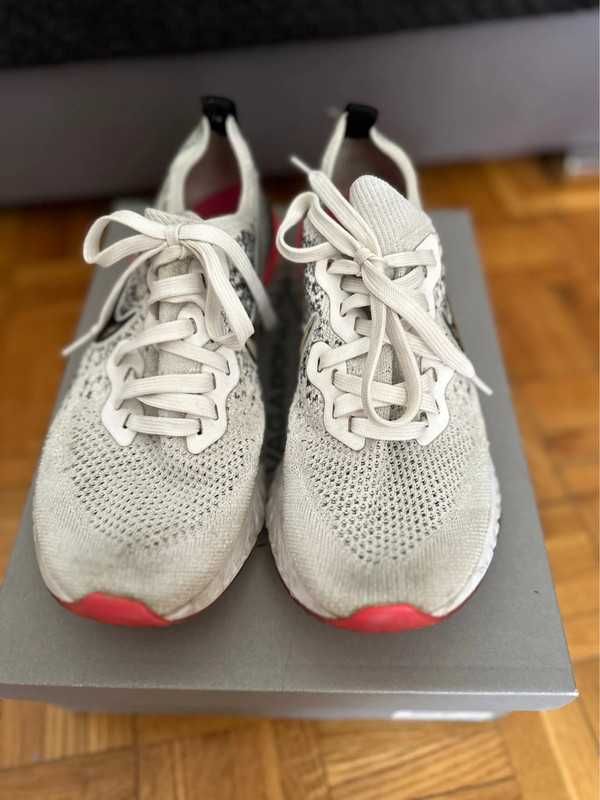 Buty do biegania Nike Epic React Flyknit 2 rozmiar 40,5 - 26 cm