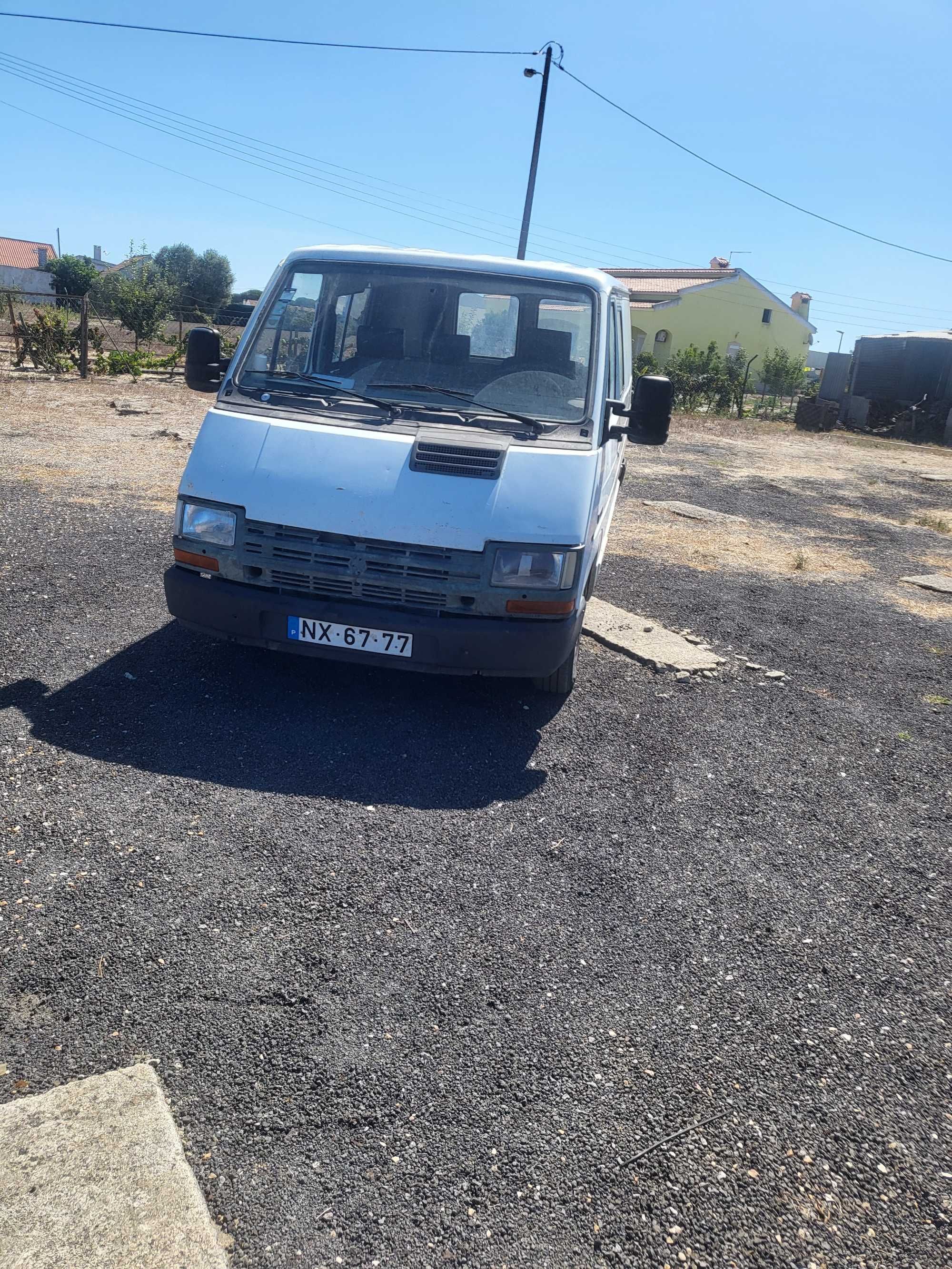 Renault trafic 2500 diesel motor iveco 7 lugares