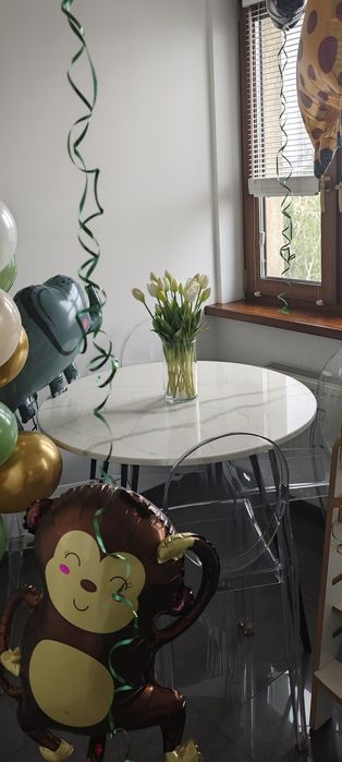 Stół z konglomeratu