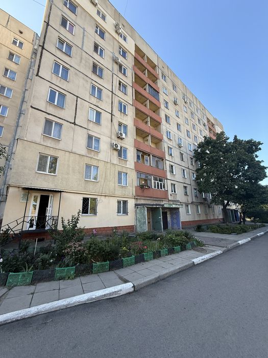 4 кімнатна під ремонт,Осипенківський