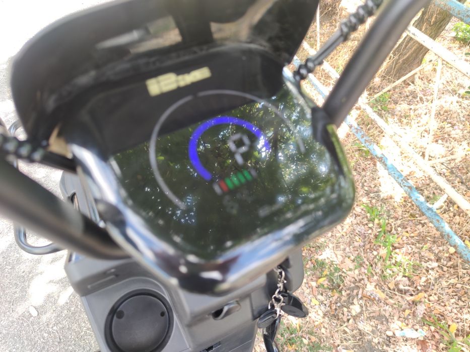 Електроскутер CROSSRIDE 14 COURIER 01