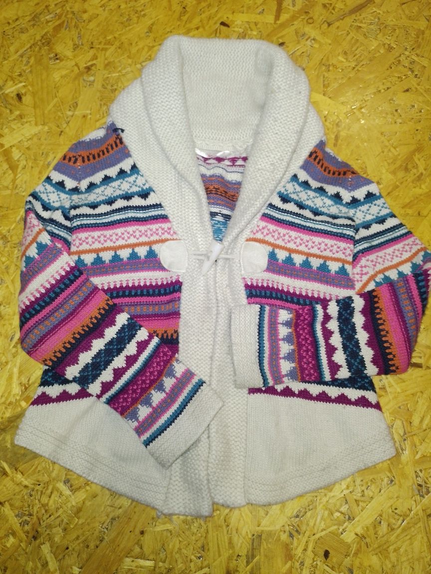 Продам теплий светр на 8-9 років на зріст 128-134 см