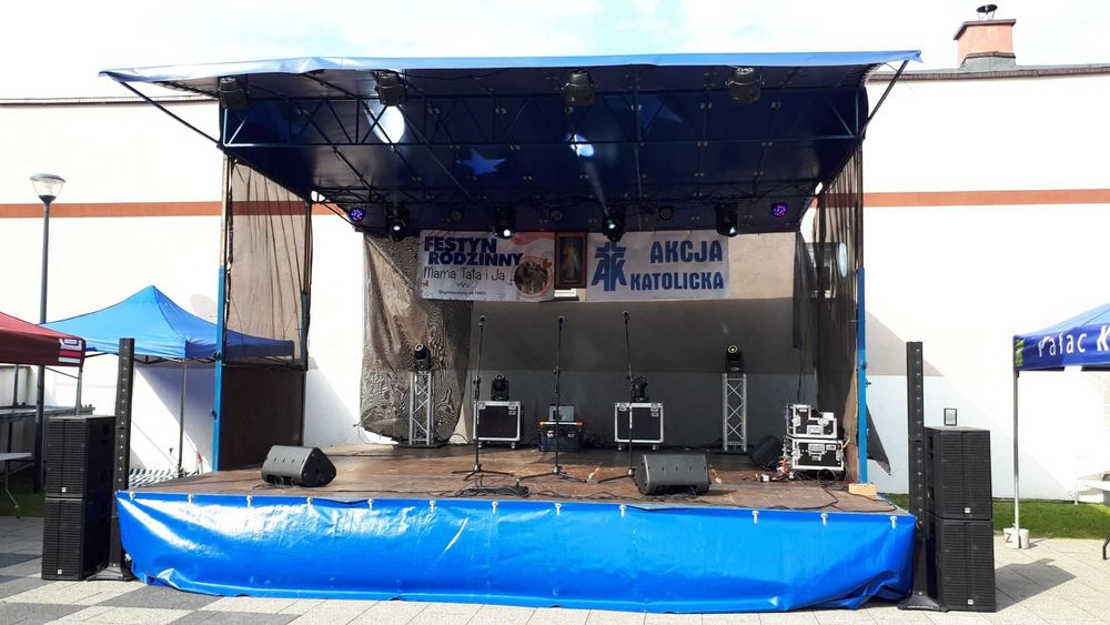Scena mobilna 6x5m z zadaszeniem na przyczepie