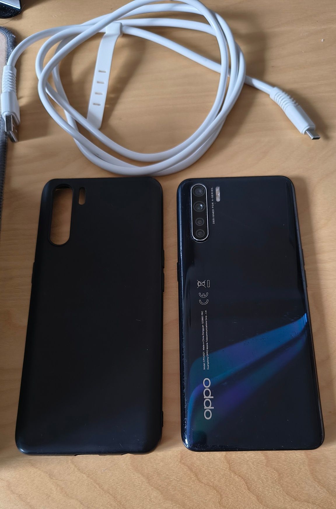 Smartfon Oppo A91 + etui, kabel usb-c