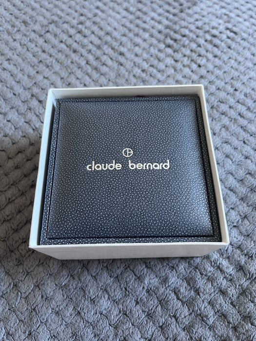 Годиник Claude Bernard