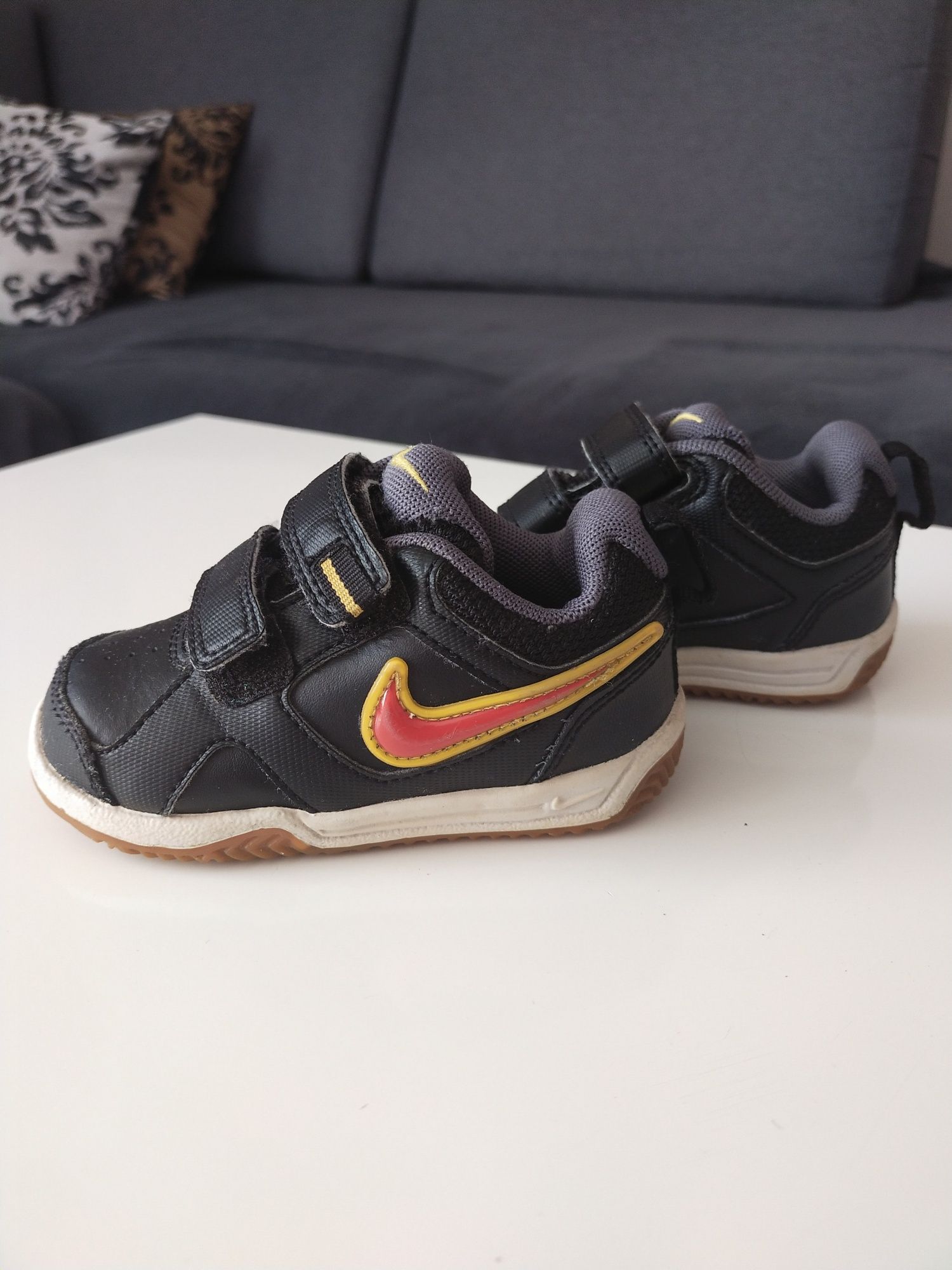 Buty dziecięce rozm.21 Nike