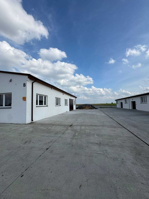 Hala/ Magazyn/ Obiekt z biurami oraz pomieszczeniami socjalnymi