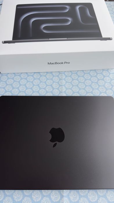 MacBook Pro 14" M4 24GB 1TB Preto Sideral. Como novo!