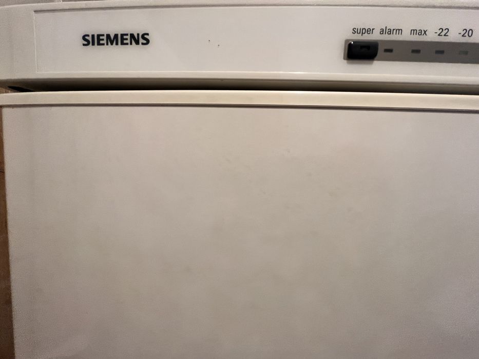 Frigorifico de tamanho grande e em muito bom estado! Marca Siemens