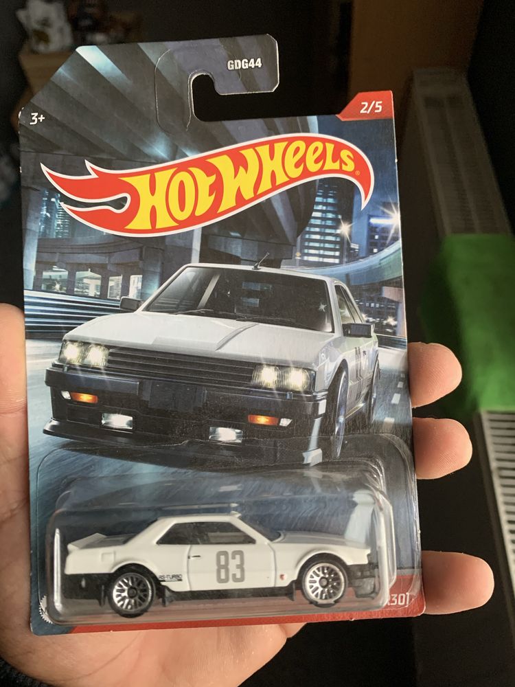 HotWheels nissan skyline